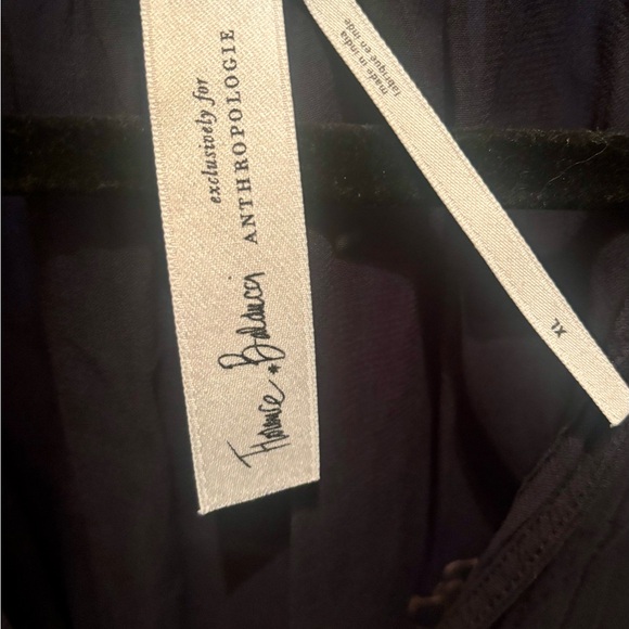 BLACK FRIDAY DEAL Anthropologie Black Top wGold/Tan Floral Pattern - Picture 2 of 6